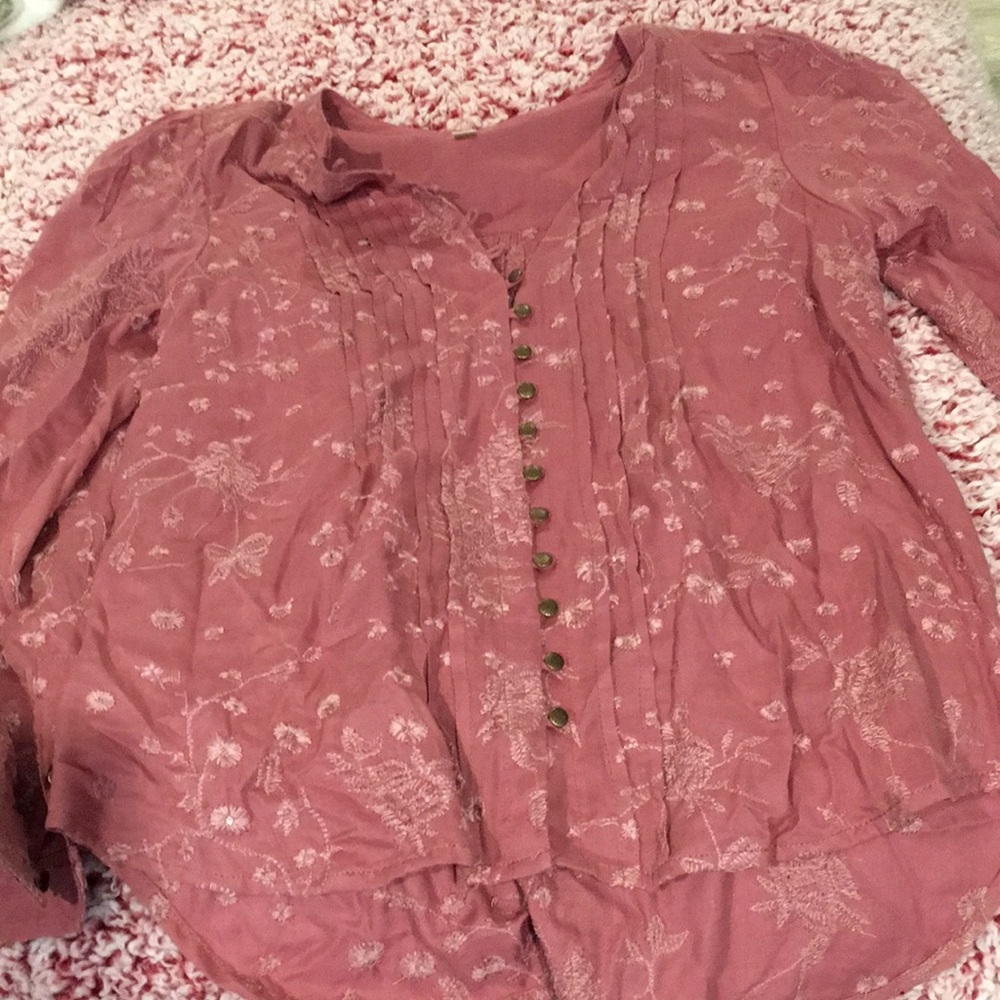 Small blouse never worn by PILCRO